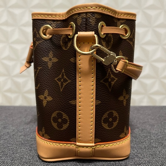 Louis Vuitton Monogram Nano Noe - Picture 4 of 16